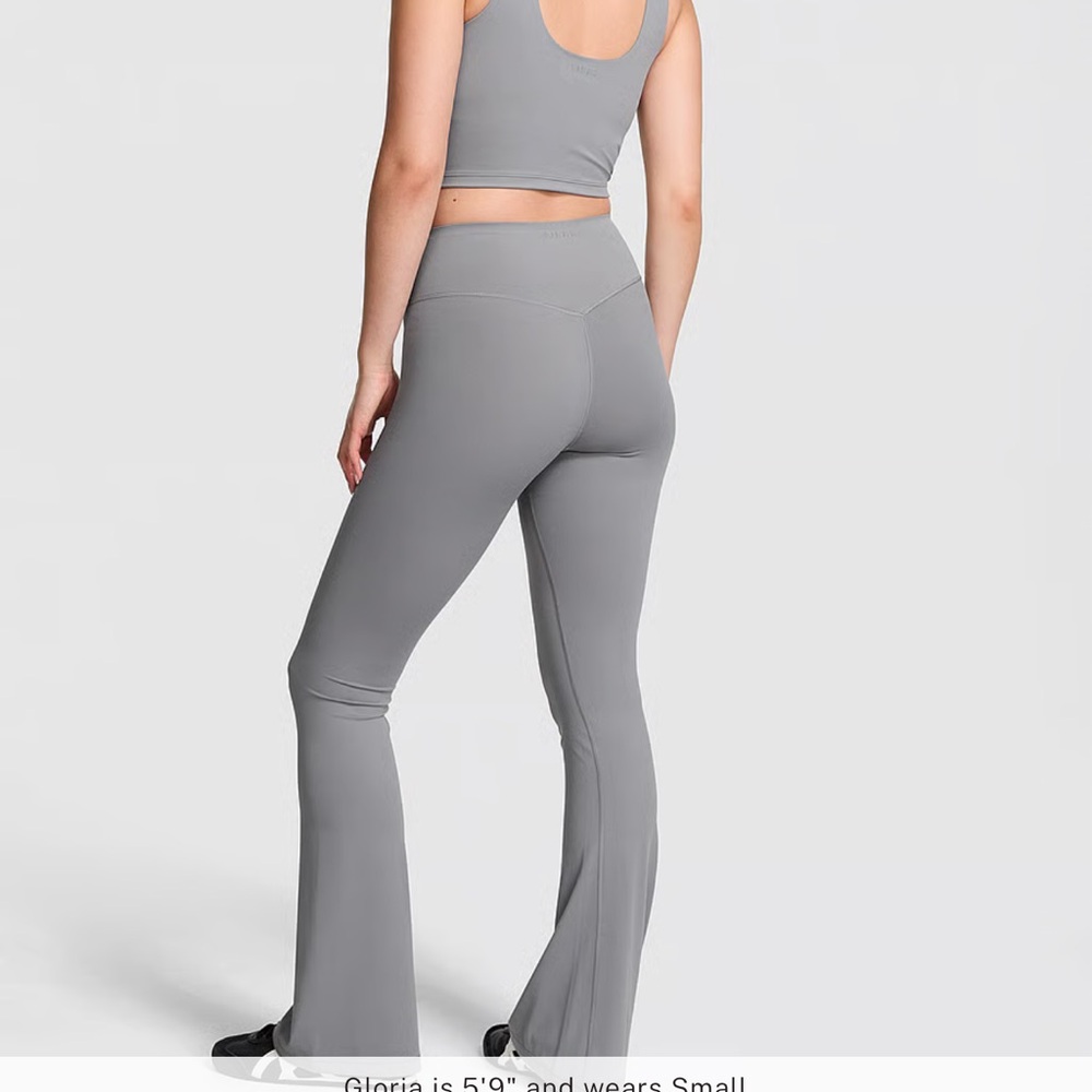 PINK Victoria's Secret Relay Flare Leggings - Picture 2 of 9